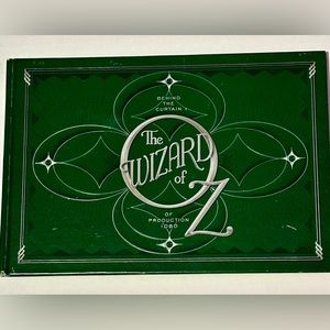 The Wizard of Oz, behind the curtain Book